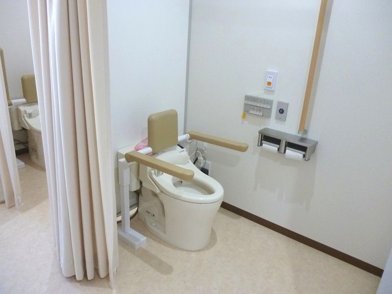 老人ホームトイレ共有