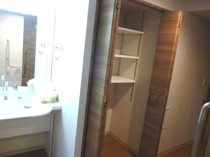 老人ホーム居室収納洗面