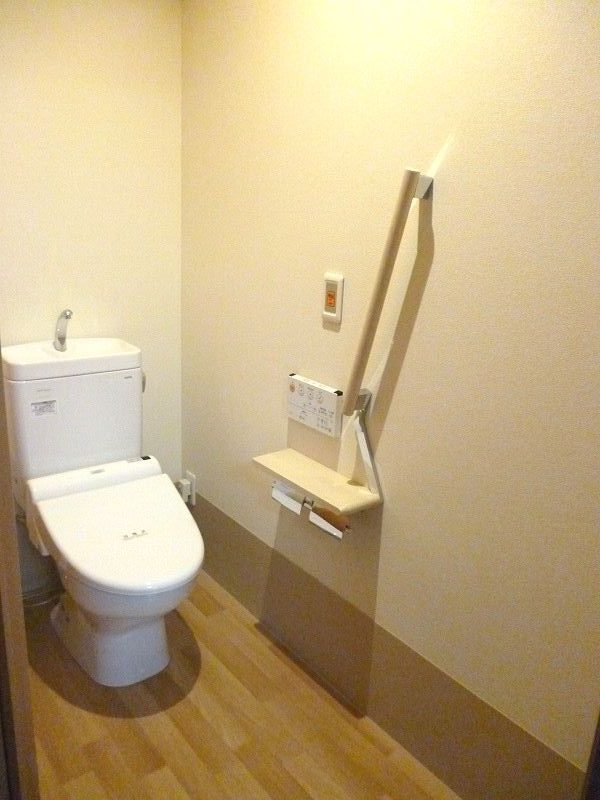 有料老人ホーム部屋トイレ