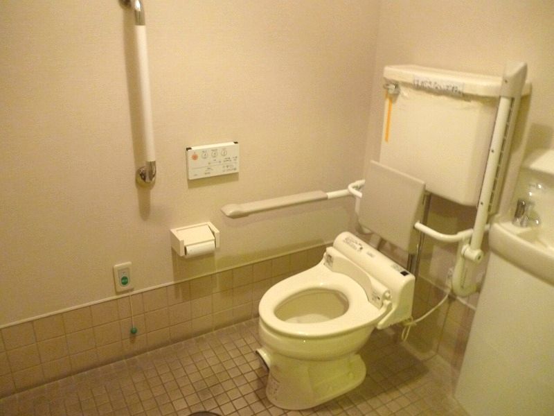 老人ホームトイレ共同